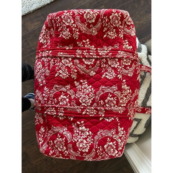 The Chandler Collection (red quilted duffle bag) - Picture 7 of 10